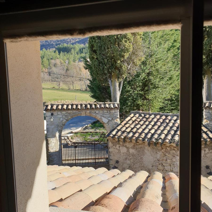 Mas De Reilhanette Montbrun-les-Bains Exterior photo